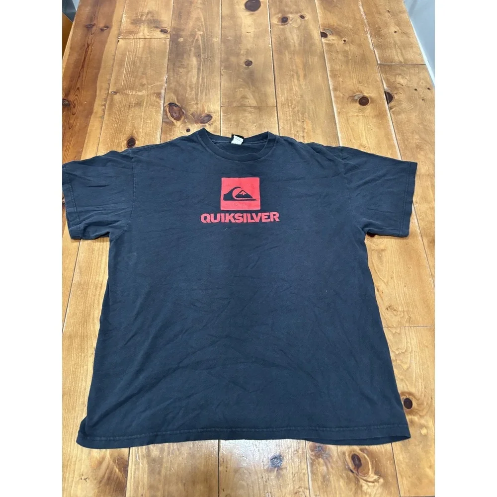 Quiksilver Men's Black Red Logo T-Shirt Size L Large 100% Cotton Short Sleeve
